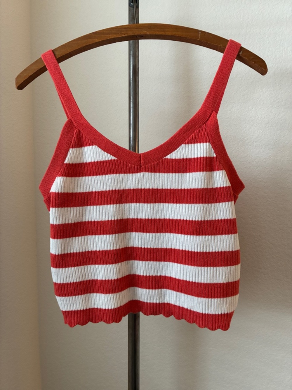 Universal Thread sz L Striped Scallop Hem Ribbed Sweater Tank Top Eclectic BBQ